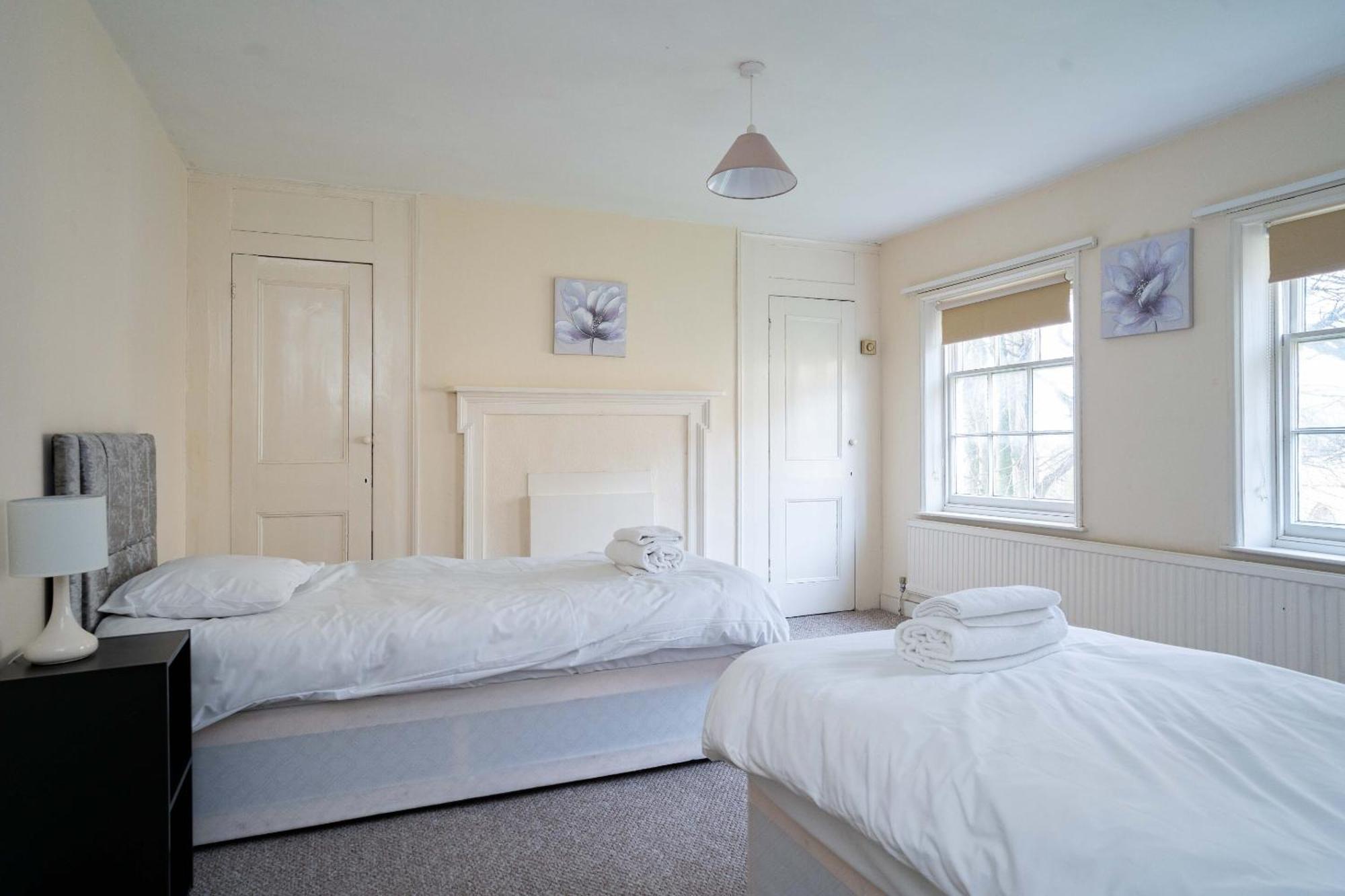 Church Lane Apartments Boston Room photo